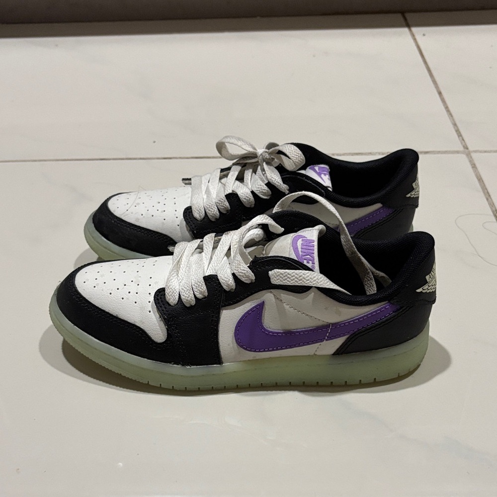 Nike Kids Sneakers - Air Jordan 1 retro low in Black Raspberry Volt Tint